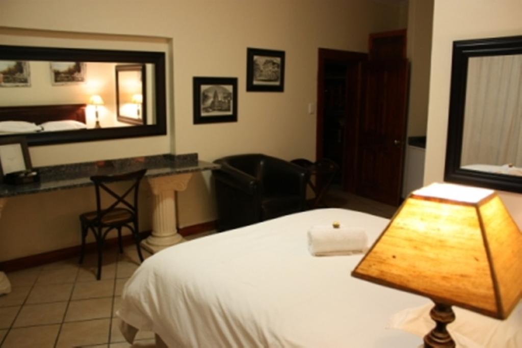 Croc River Lodge Komatipoort Eksteriør billede